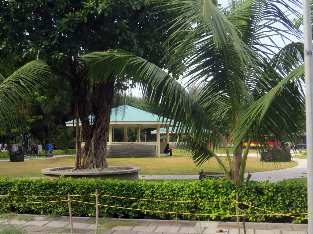 Coral Queen Inn Hulhumalé Extérieur photo