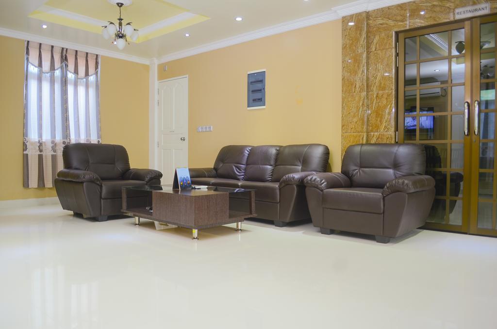 Coral Queen Inn Hulhumalé Extérieur photo