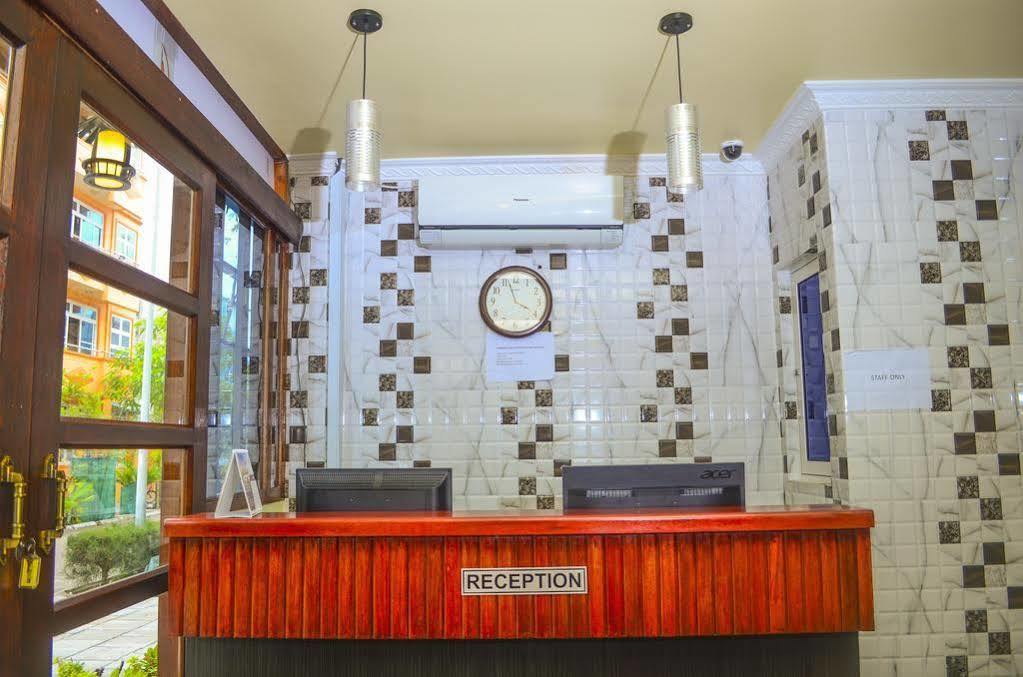 Coral Queen Inn Hulhumalé Extérieur photo