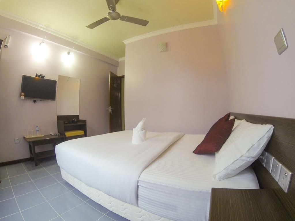Coral Queen Inn Hulhumalé Extérieur photo
