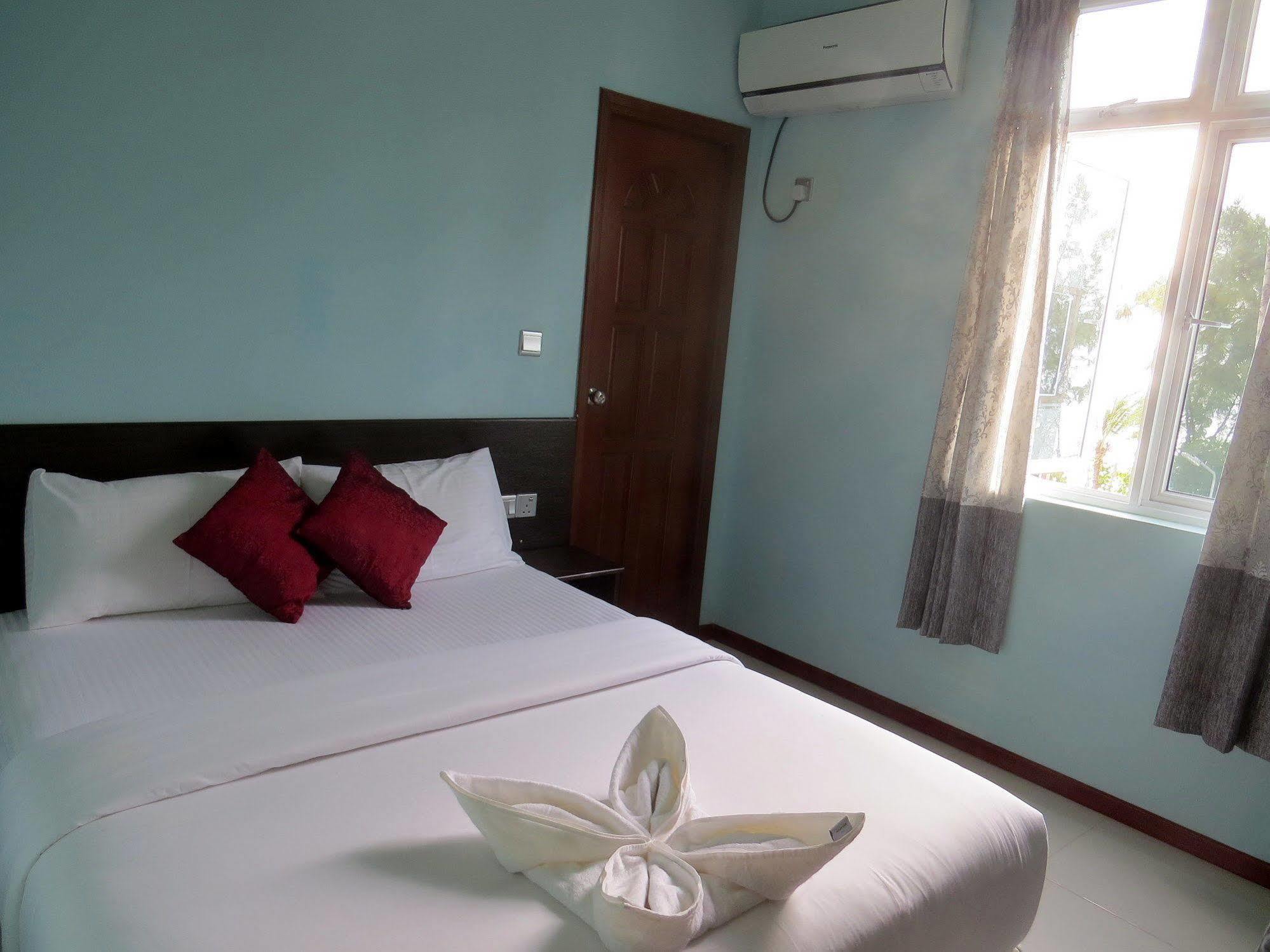 Coral Queen Inn Hulhumalé Extérieur photo